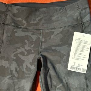 Lululemon Pace Rival 22” Crop - Black Camo